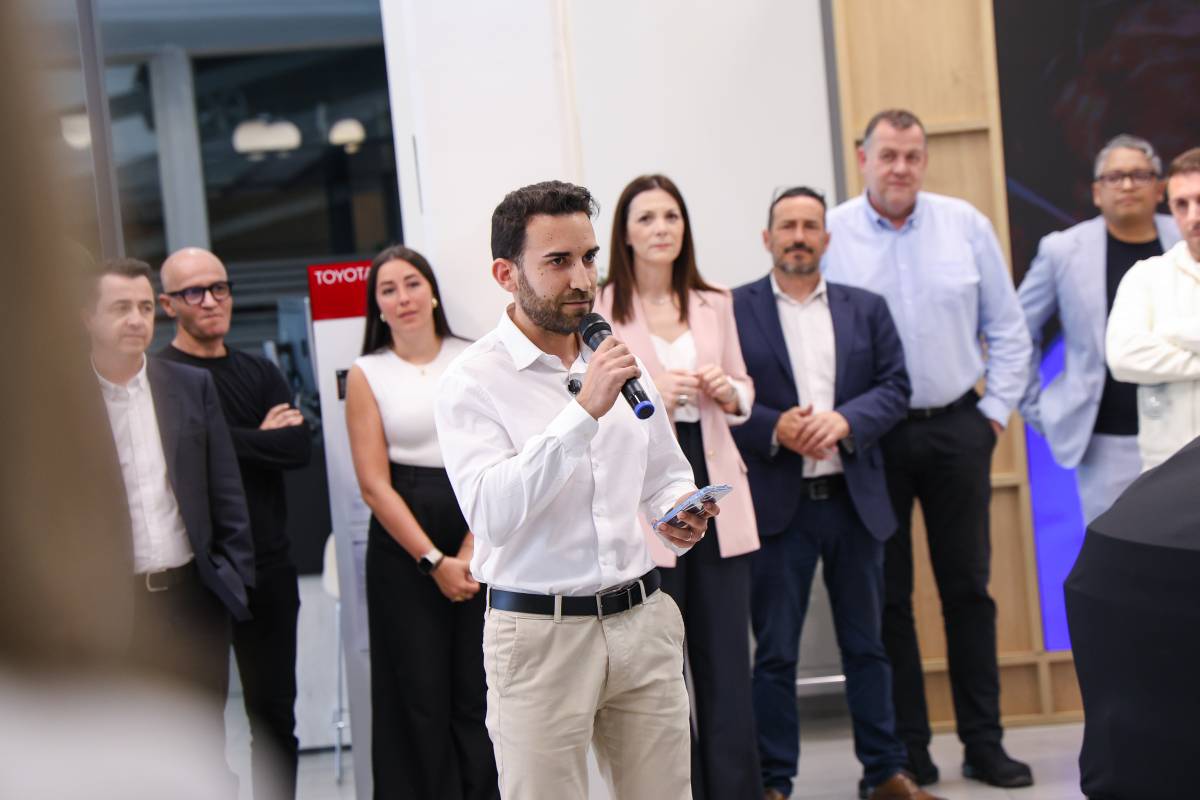 Presentació del nou RAV4 a Ippon Motor Vallés - Víctor Castillo Presentació del nou RAV4 a Ippon Motor Vallés