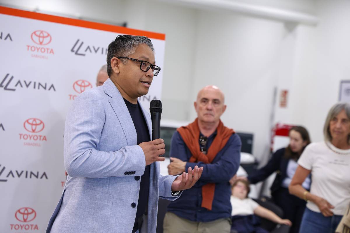 Presentació del nou RAV4 a Ippon Motor Vallés - Víctor Castillo Presentació del nou RAV4 a Ippon Motor Vallés