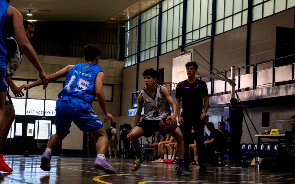 La Joviat es classifica per a les semifinals de la Copa Colegial amb una victòria ajustada