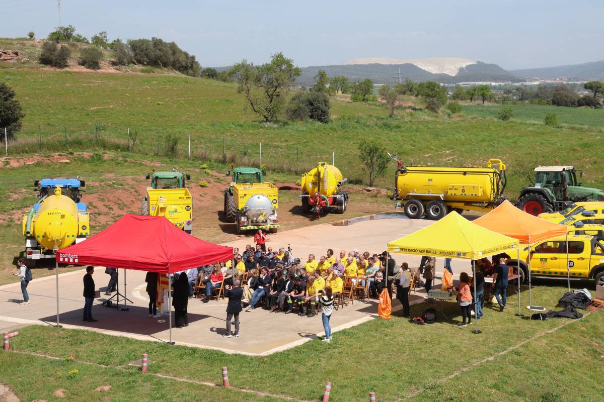Foto panoràmica de l'acte de presentació de vehicles per a les ADF - Delegació Catalunya Central 