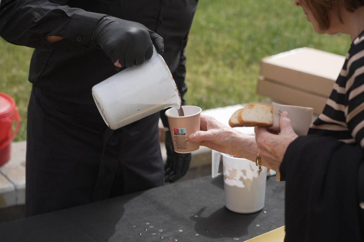 Inauguració del mural a la plaça del Voluntariat - DAVID CHAO Inauguració del mural a la plaça del Voluntariat