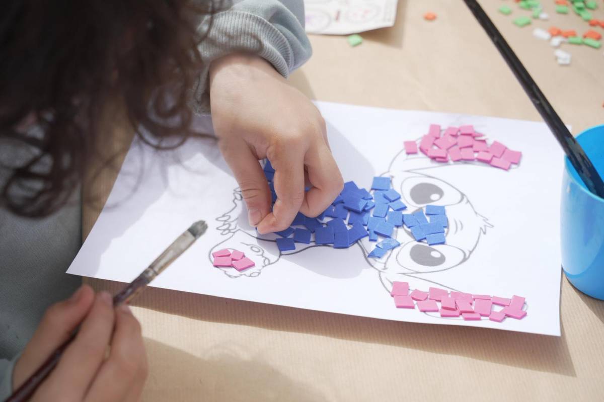 Inauguració del mural a la plaça del Voluntariat - DAVID CHAO Inauguració del mural a la plaça del Voluntariat