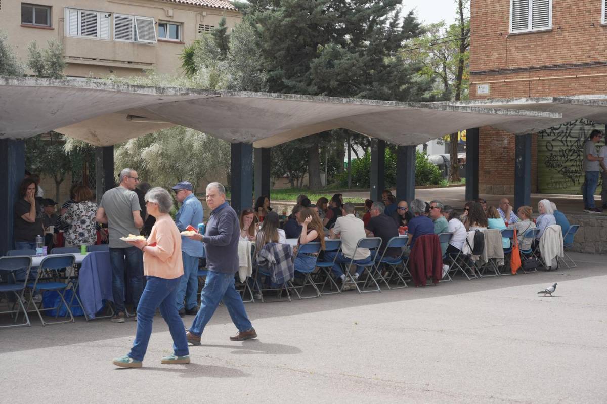 FOTOS | Gran èxit a la botifarrada popular de Can Feu