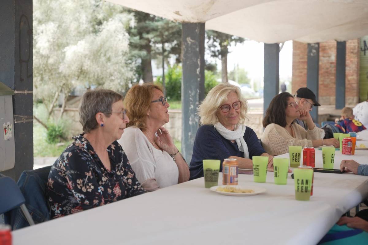 Gran èxit a la botifarrada popular de Can Feu - DAVID CHAO
