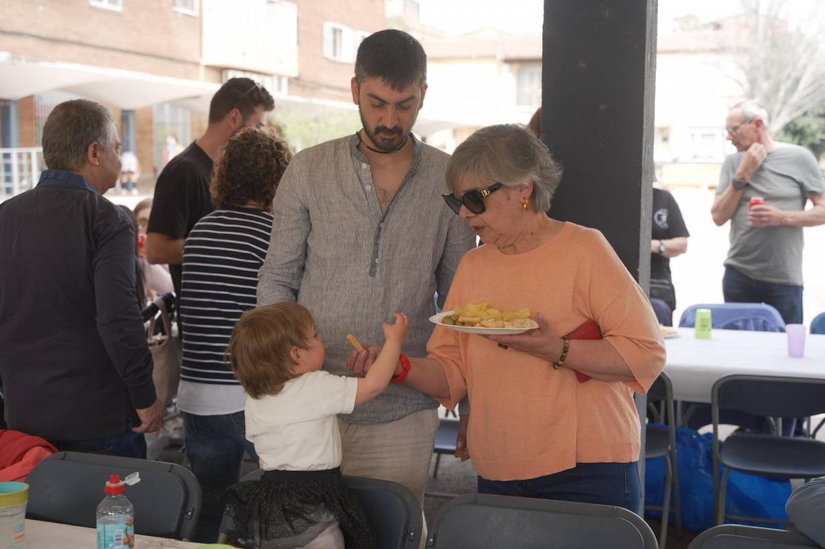 Gran èxit a la botifarrada popular de Can Feu - DAVID CHAO
