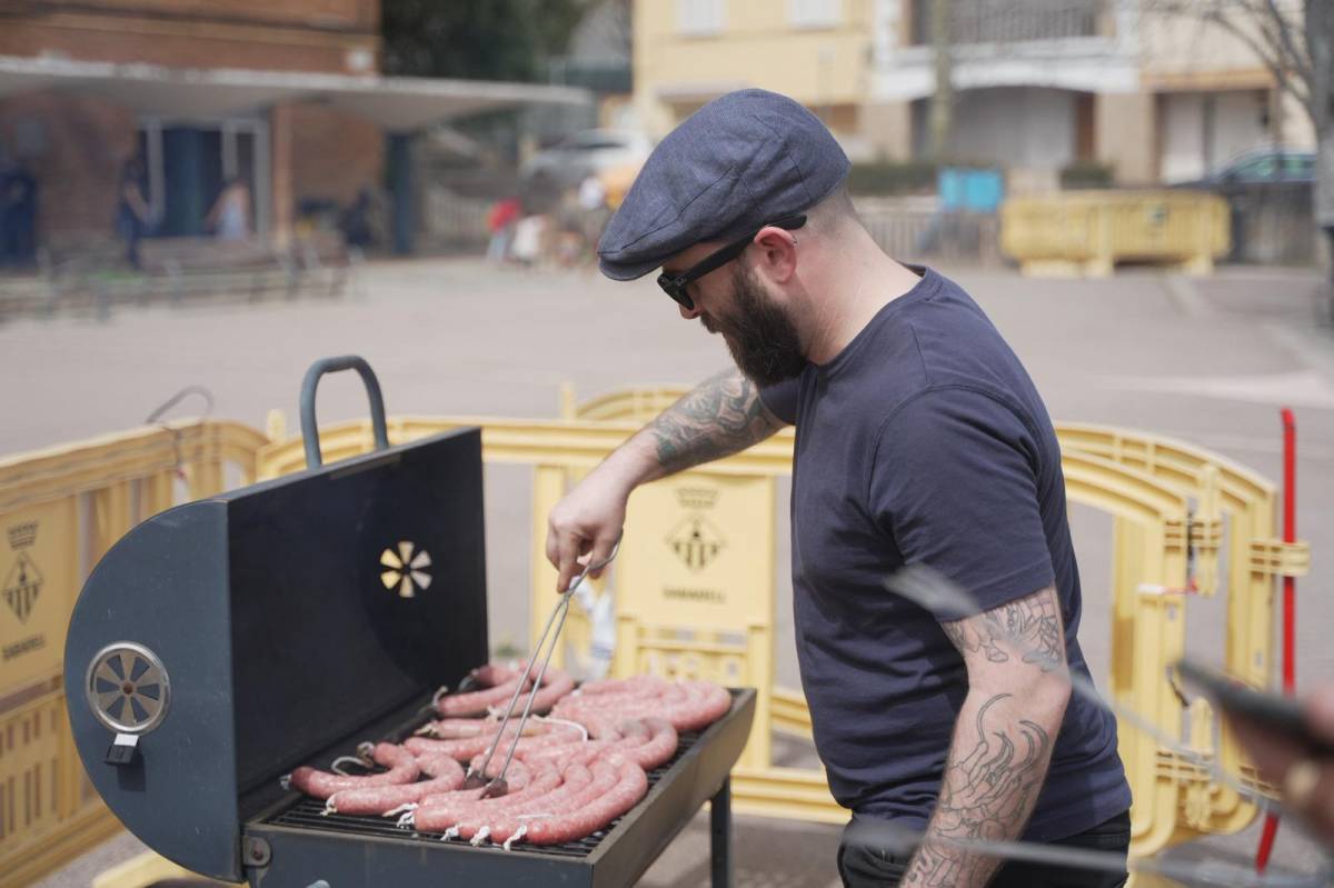Gran èxit a la botifarrada popular de Can Feu - DAVID CHAO