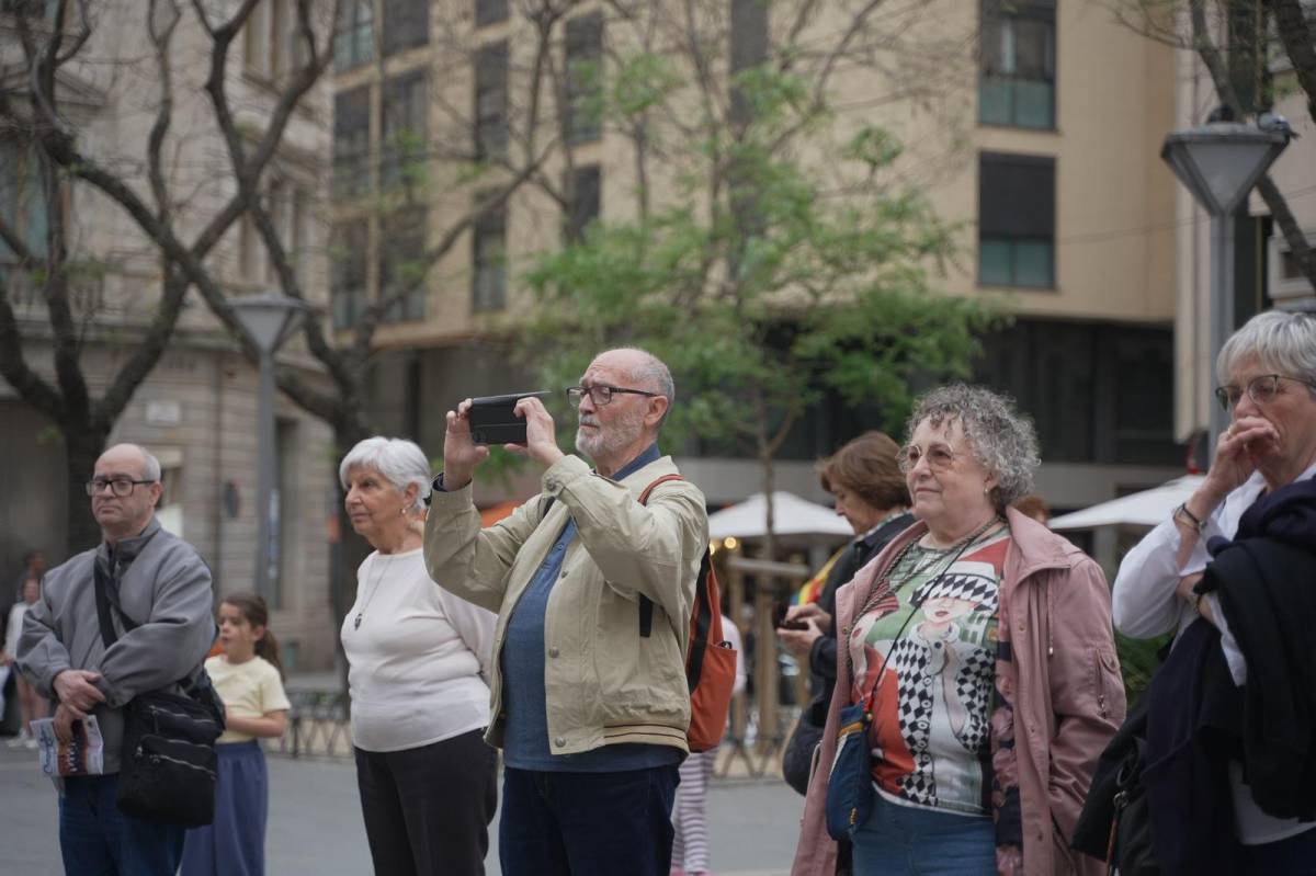 La Societat Coral Estrella Daurada a la plaça del Doctor Robert - DAVID CHAO