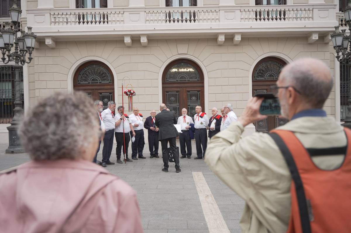 La Societat Coral Estrella Daurada a la plaça del Doctor Robert - DAVID CHAO