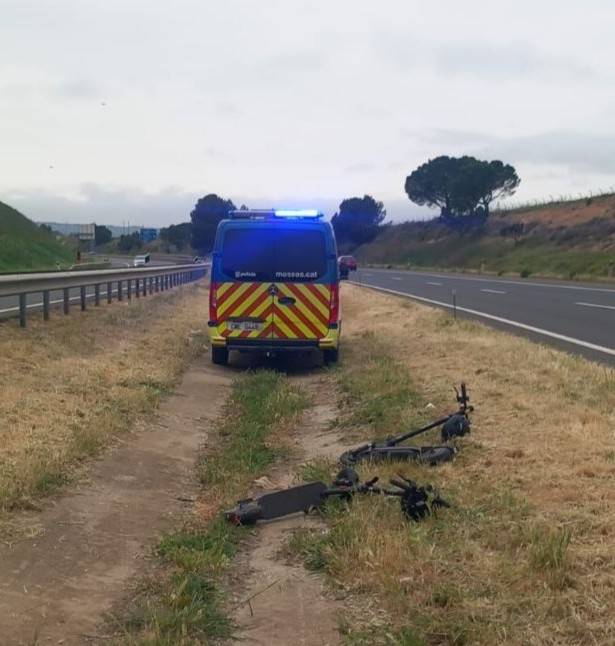 Els enxampen tirant pedres als vehicles a l'A-2 al Segrià i fugen amb patinet en sentit contrari