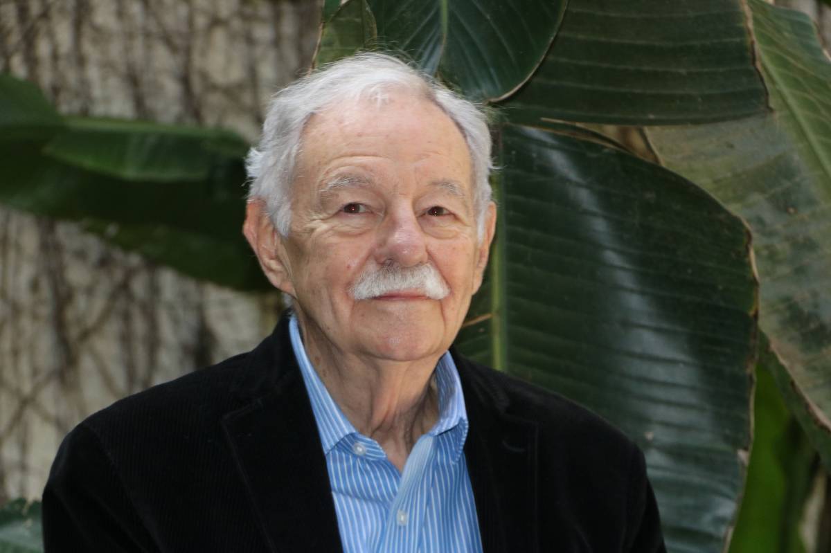 L'escriptor Eduardo Mendoza rebutja Sant Jordi: «Se n'hauria de dir Dia del llibre»