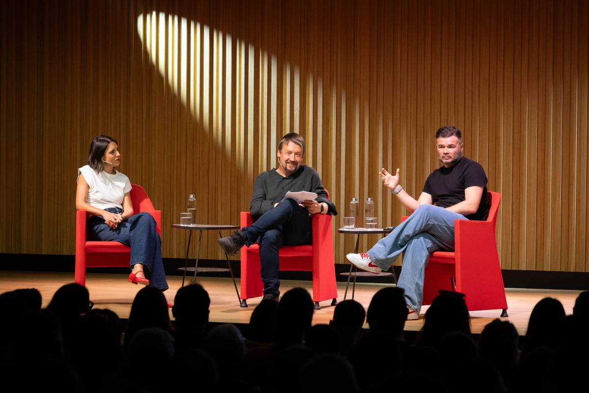 Rufián i Montero arriben a Nou Barris entre crits de «sí que es pot»