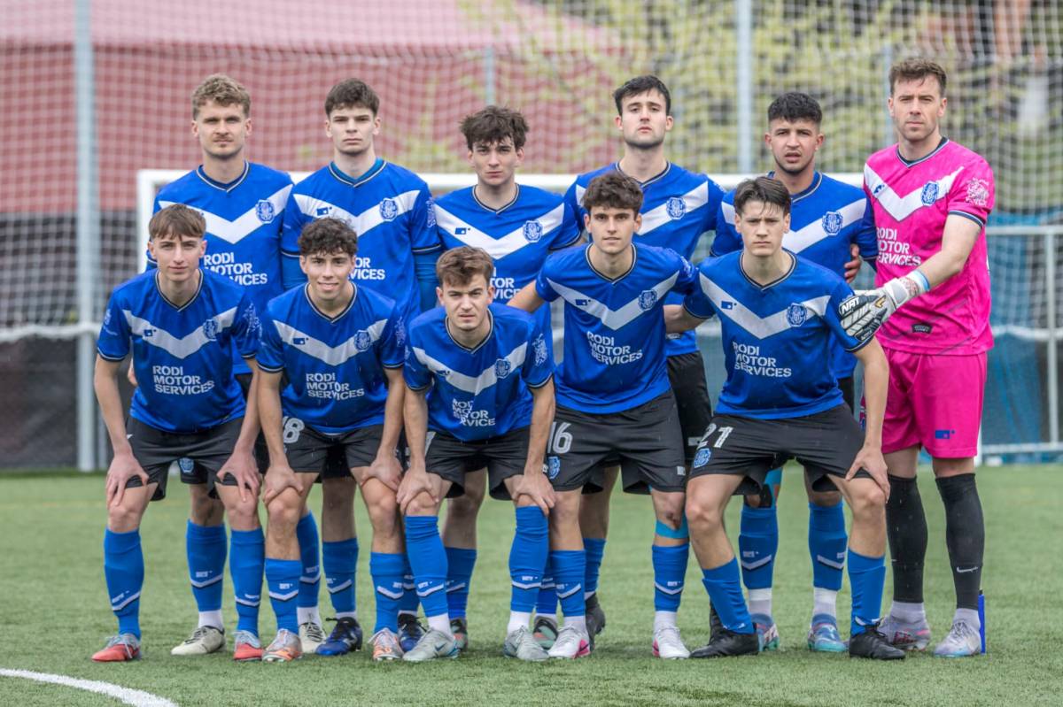 Al darrere, Modestas, Raül, Denis, Marçal, Houssam i Jaume; al davant, Alessio, Andreu, Robert, Markel i Marc - Víctor Pisa 