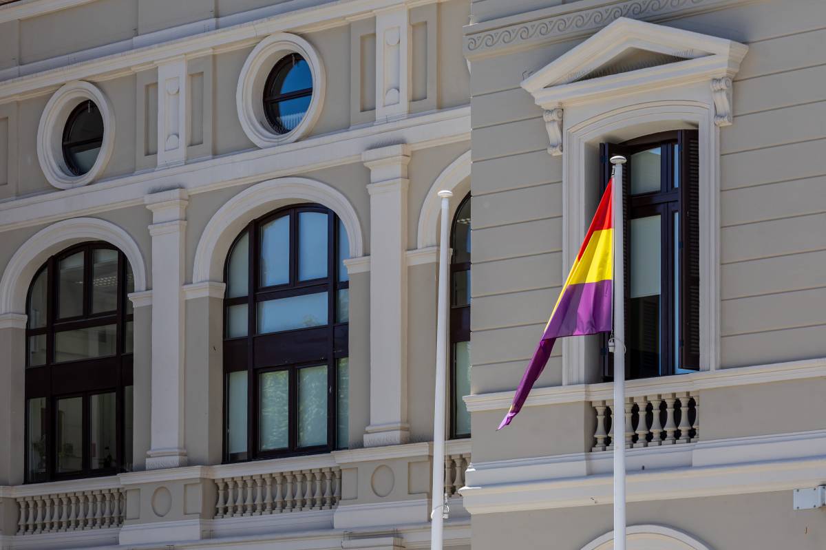 Sabadell commemora els 95 anys de la proclamació de la Segona República a la ciutat