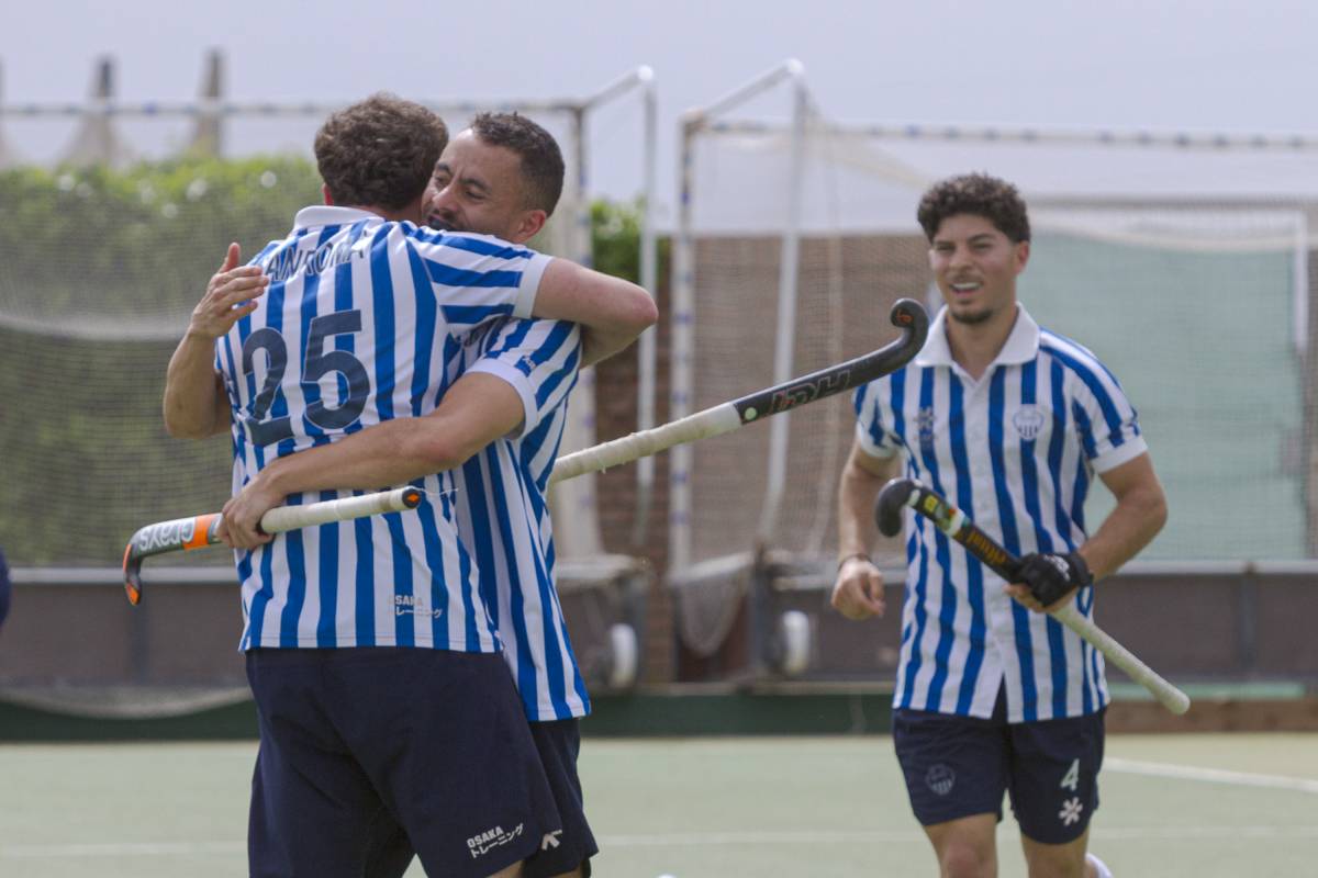 Joan Francesc Fernández, a la dreta, va anotar tres gols, per dos de Ton Sanromà - Lluís Clotet