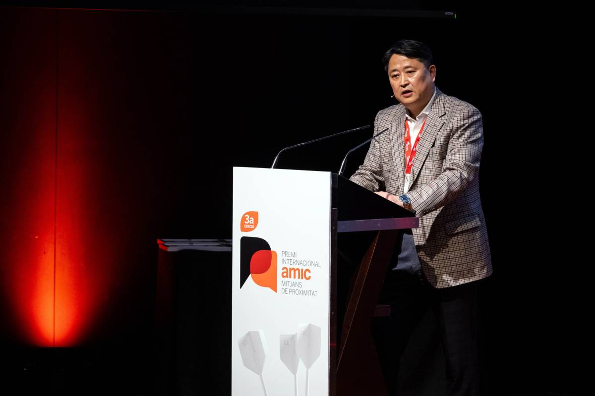 Sonho Kim, durant l`acte del Premi Internacional AMIC - Hugo Fernández Sonho Kim, durant l`acte del Premi Internacional AMIC