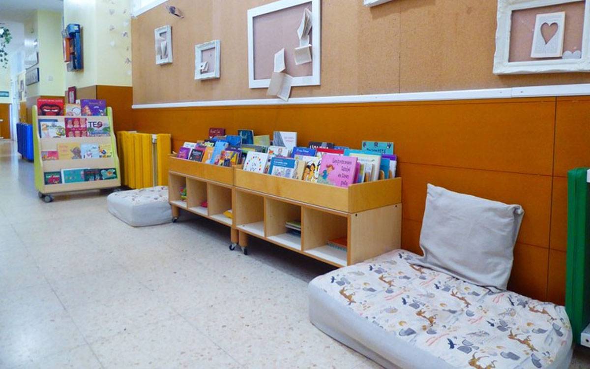 Les treballadores de l'escola bressol de Sant Joan surten al carrer per blindar els seus drets