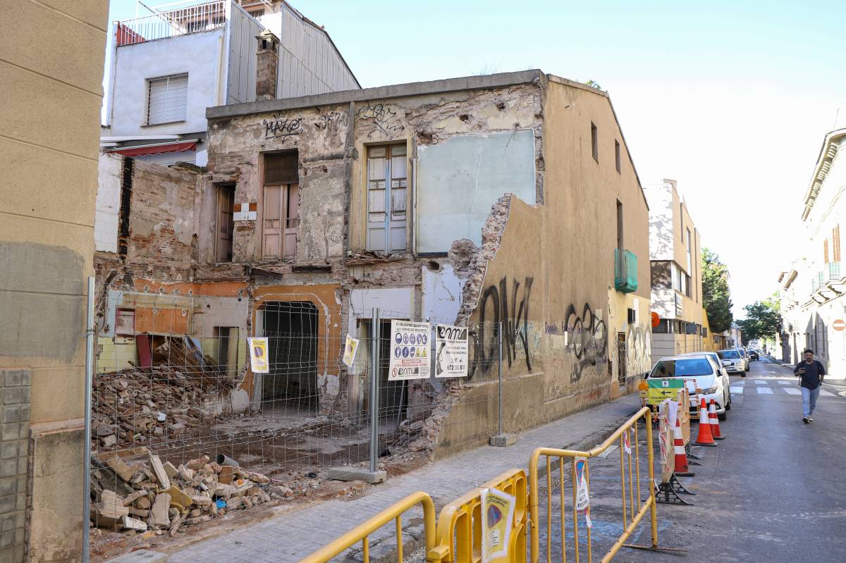Enderroc del carrer de Gràcia cantonada Pare Sallarès - Víctor Castillo Enderroc del carrer de Gràcia cantonada Pare Sallarès