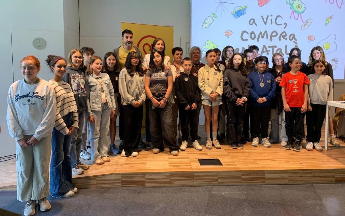 L`Ajuntament de Vic i el Consistori Infantil impulsen una campanya per fomentar l`ús del català al comerç local.