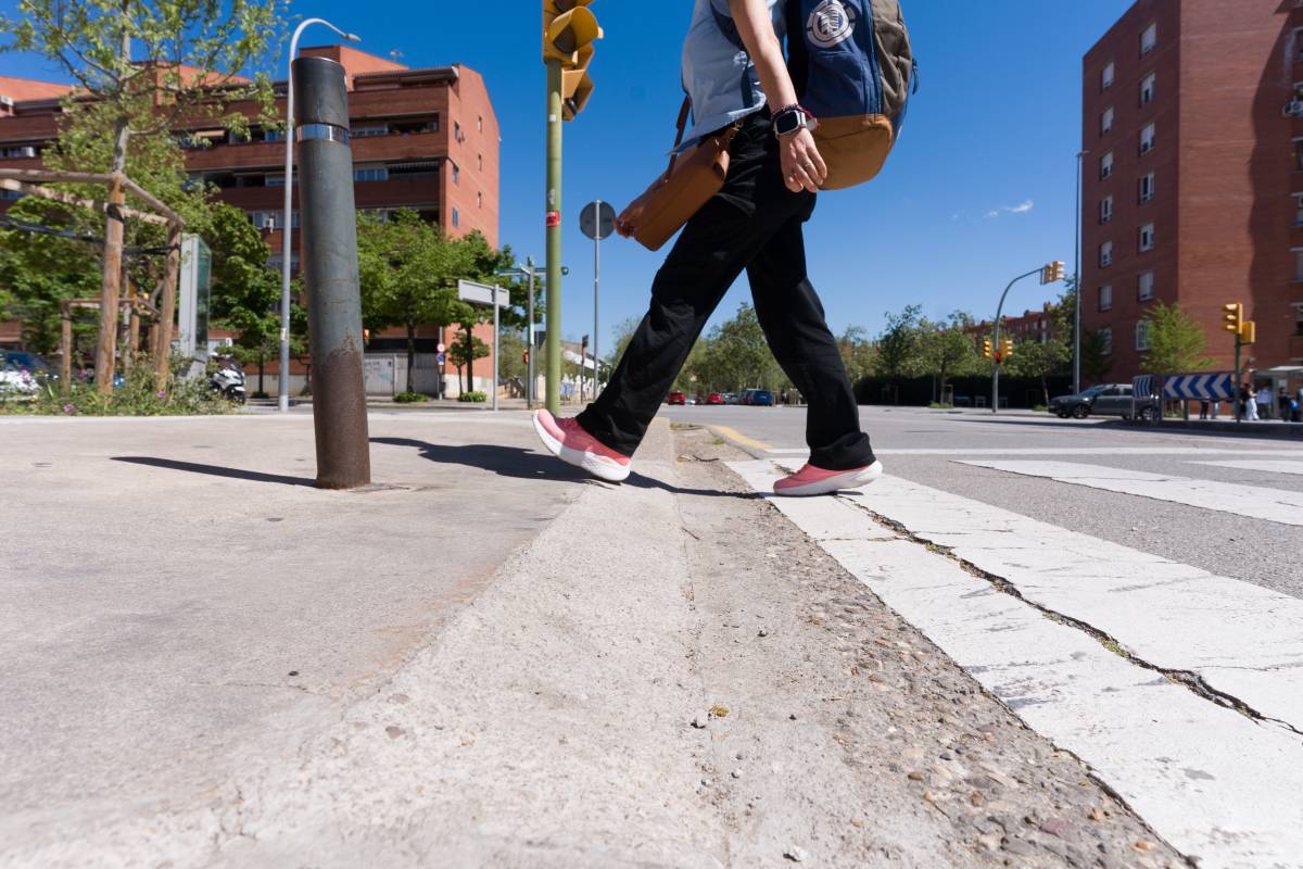 “Cal rebaixar millor la vorera, no puc passar-hi”
