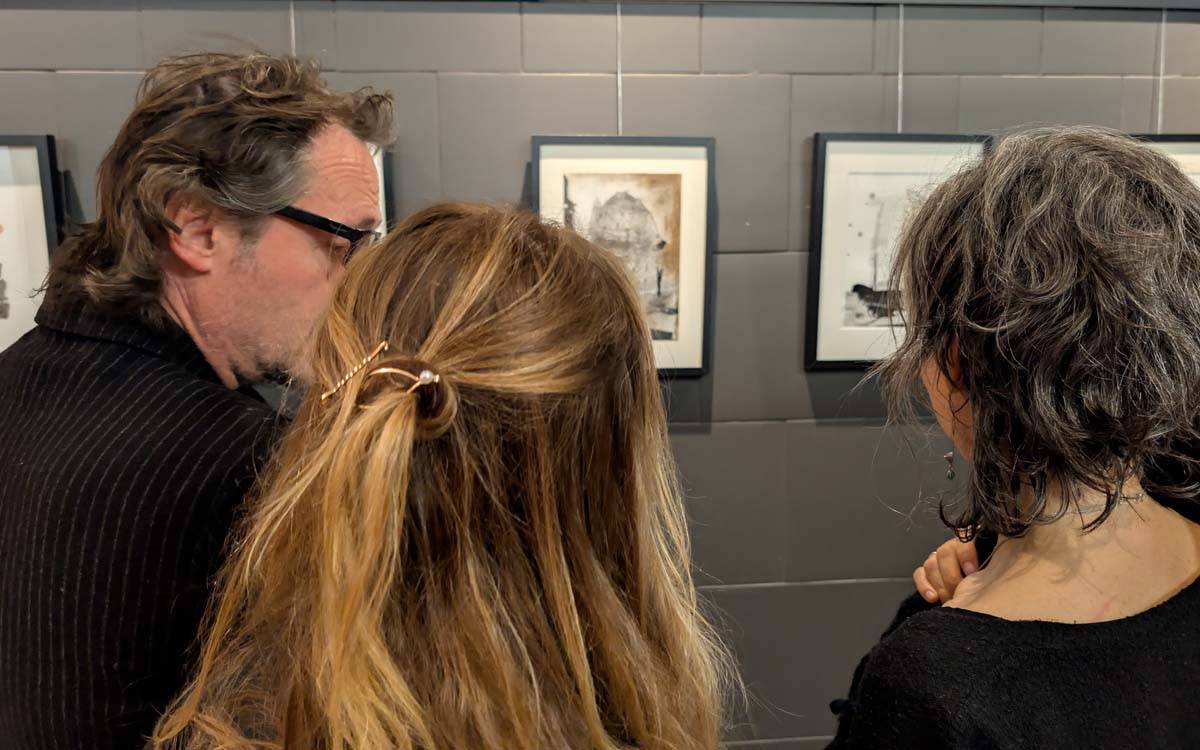 Joviat inaugura l'exposició «Camí» de l'artista manresana Eli Salat