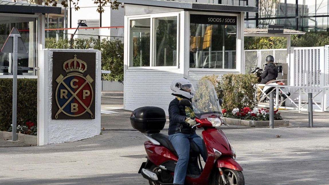 El Club de Polo de Barcelona, denunciat per no actuar contra l'assetjament sexual del director de l'escola de tenis