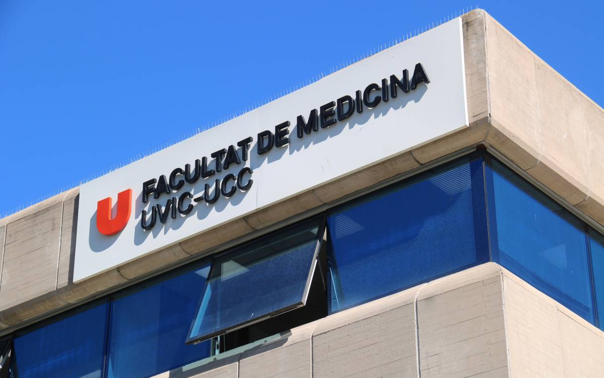 Rebaixen un 40% el cost de Medicina a la UVic amb préstecs gratuïts si l'estudiant acaba el grau al centre