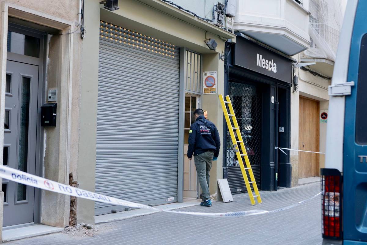 Operatiu policial contra el tràfic de drogues en un domicili del Centre de Sabadell