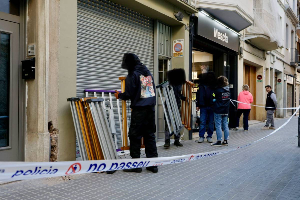 Operatiu policial contra el tràfic de drogues en un domicili del Centre de Sabadell
