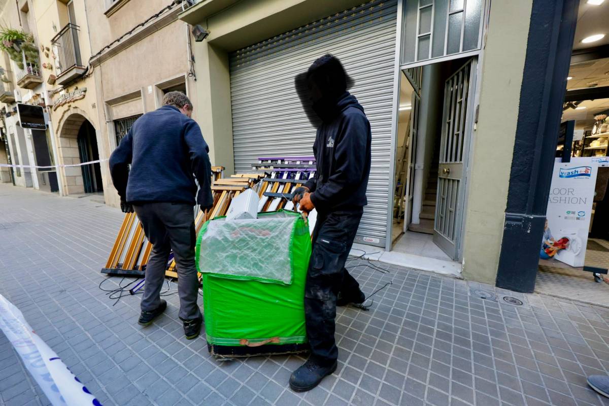 Operatiu policial contra el tràfic de drogues en un domicili del Centre de Sabadell