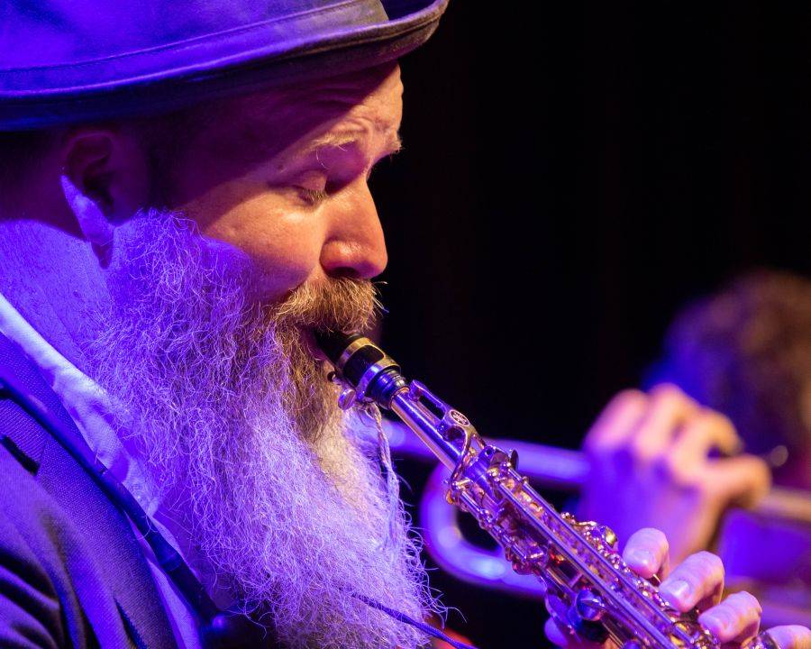 Artem Zhulyev, saxofonista: “Busquem suggerir aire, espai, de vegades melancolia, contemplació”