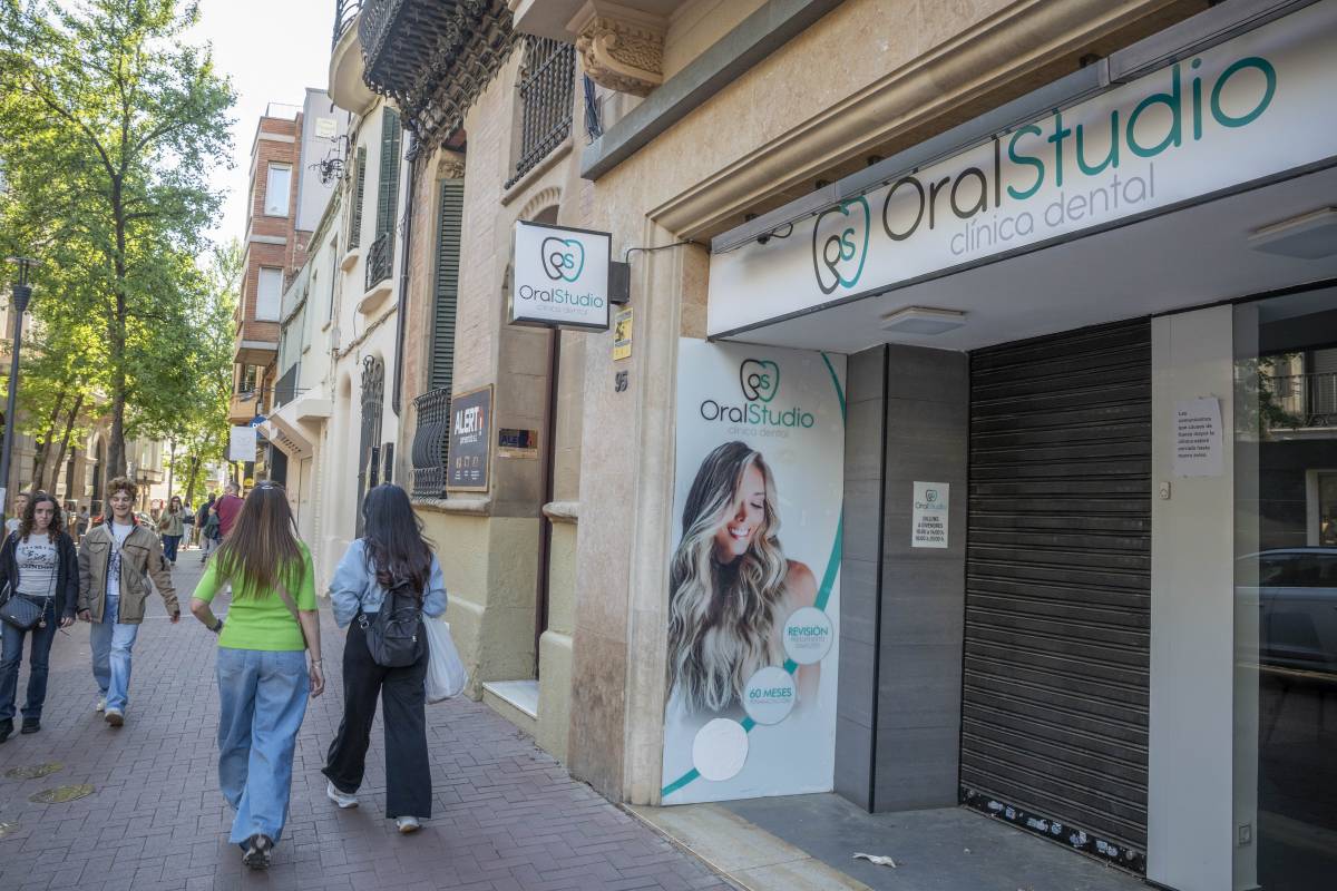 Clínica dental Oral Studio de Terrassa, al carrer de la Font Vella, 95 - NEBRIDI ARÓZTEGUI