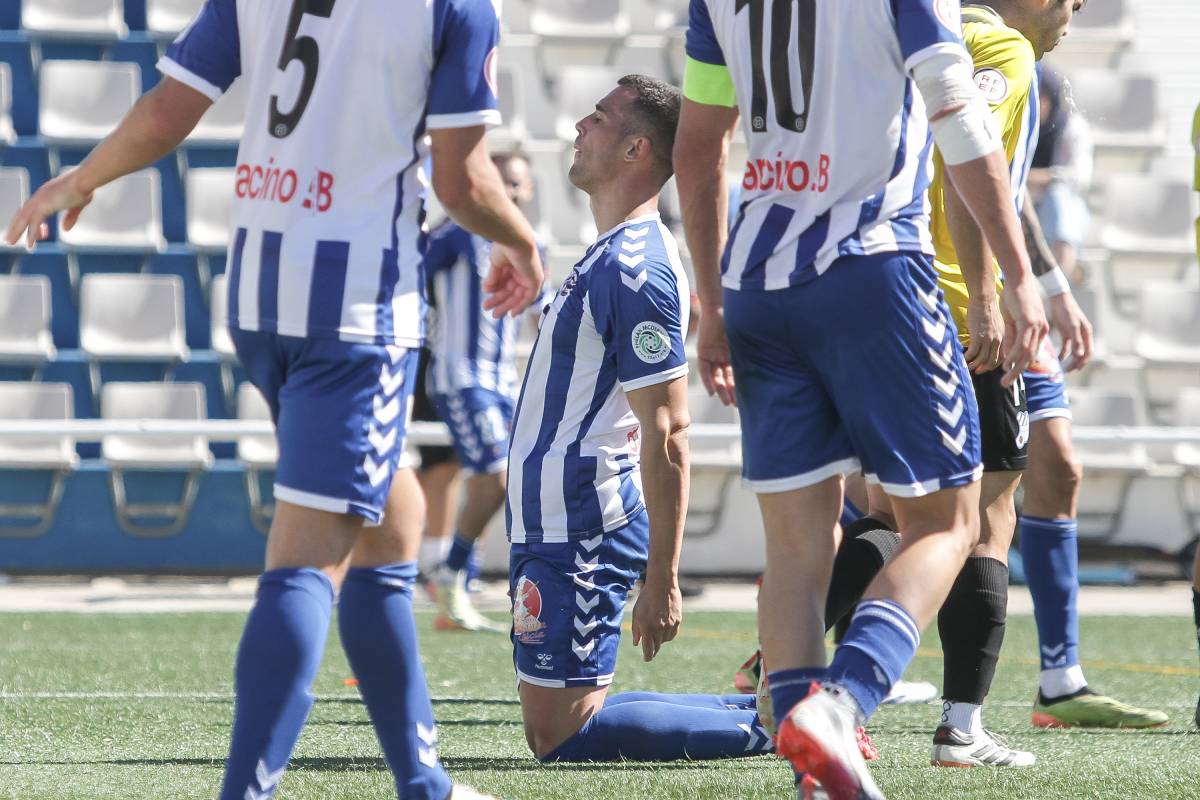 Dos gols a l'inici de la represa castiguen en excés un San Cristóbal sense sort