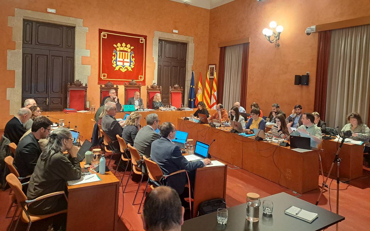 La CUP acusa Junts de «victimisme» en el debat per l'atac del 8-M a la seva seu de Manresa