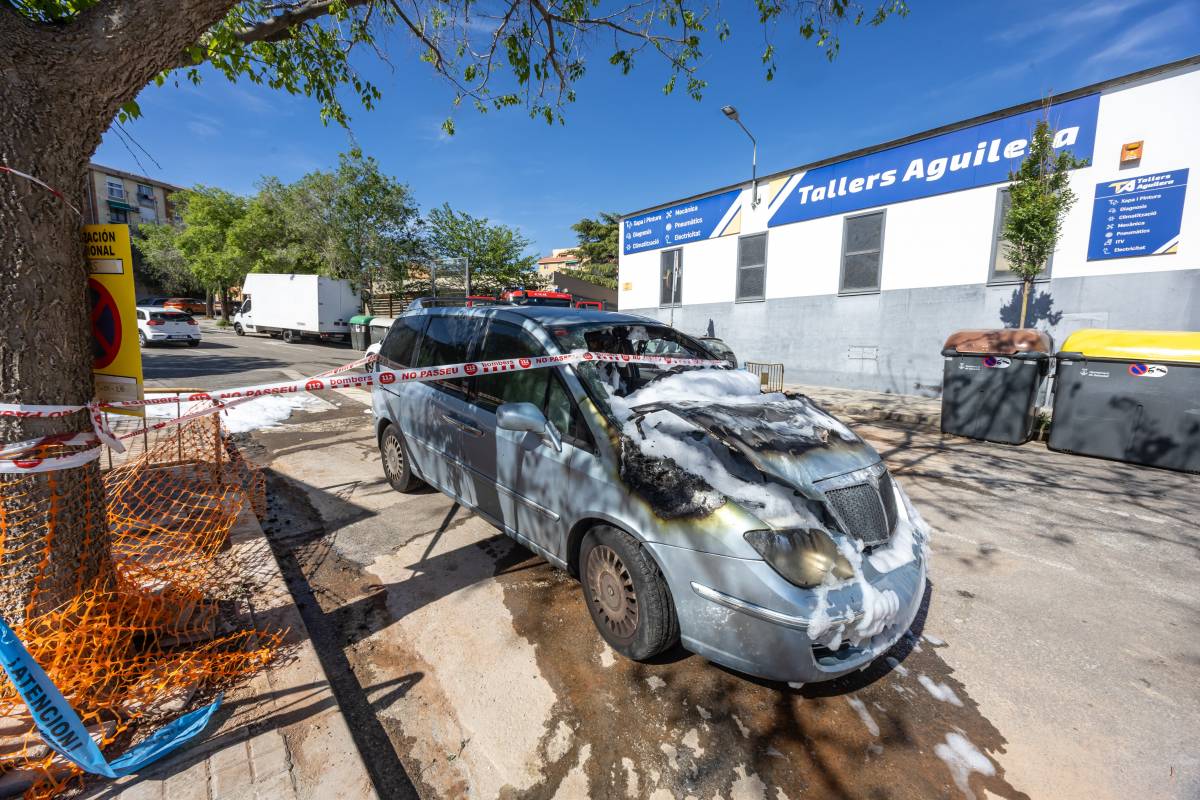 Crema un vehicle a Ca n'Oriac per una avaria mecànica