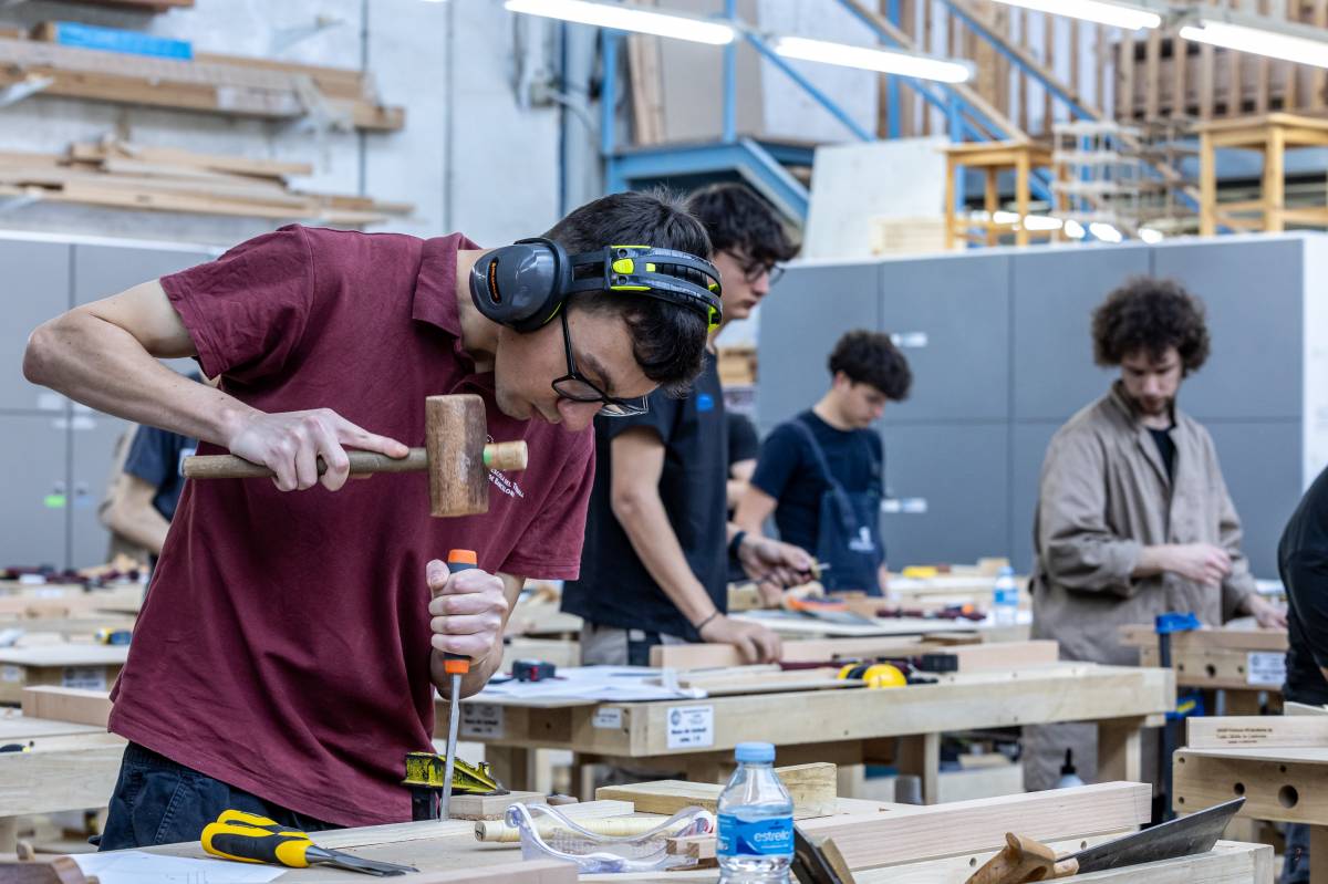 XXXII Concurs d’Estudiants de Fusta i Moble de Catalunya - Juanma Peláez