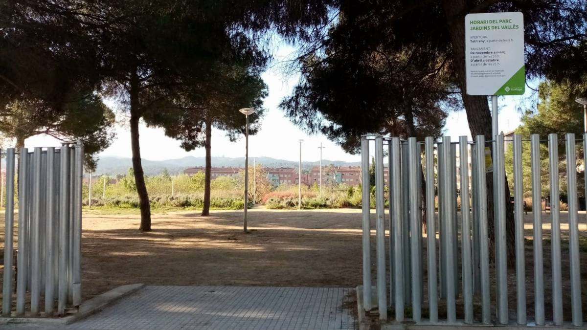 Sant Cugat tancarà els Jardins del Vallès en horari nocturn durant tot l'any