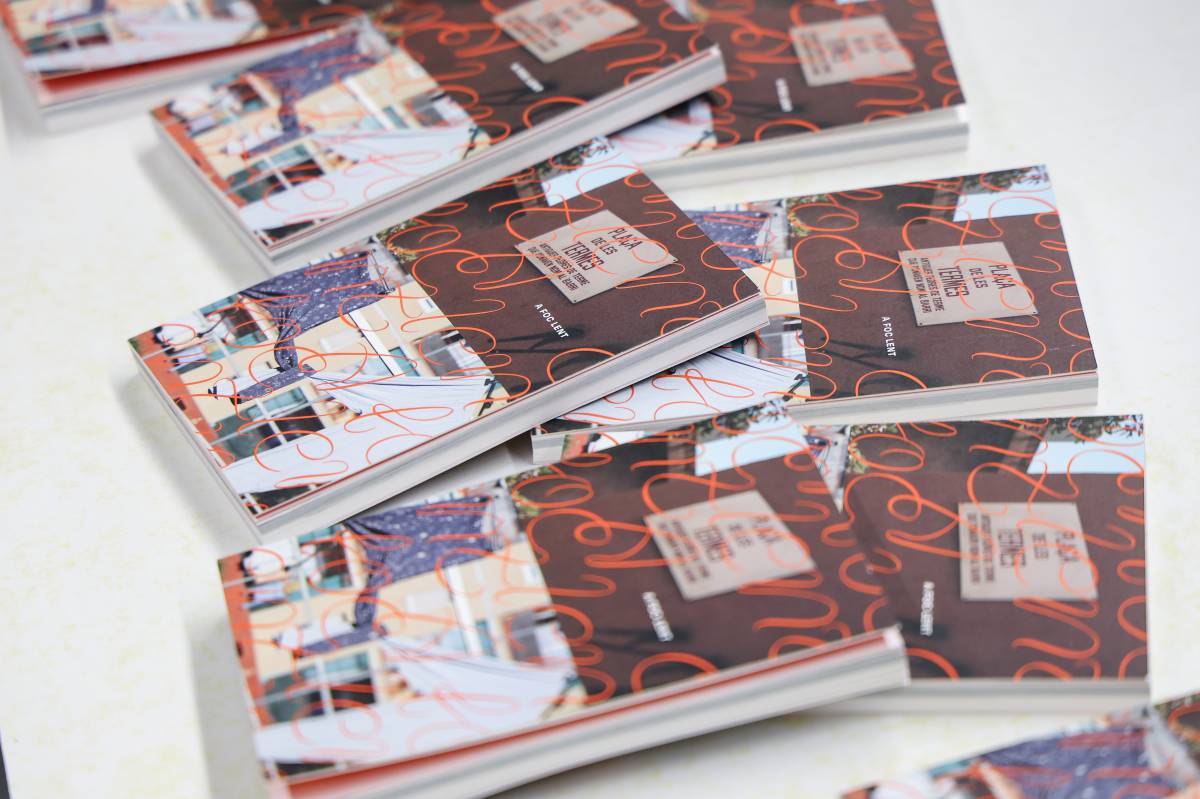 Així és la portada d`A foc lent