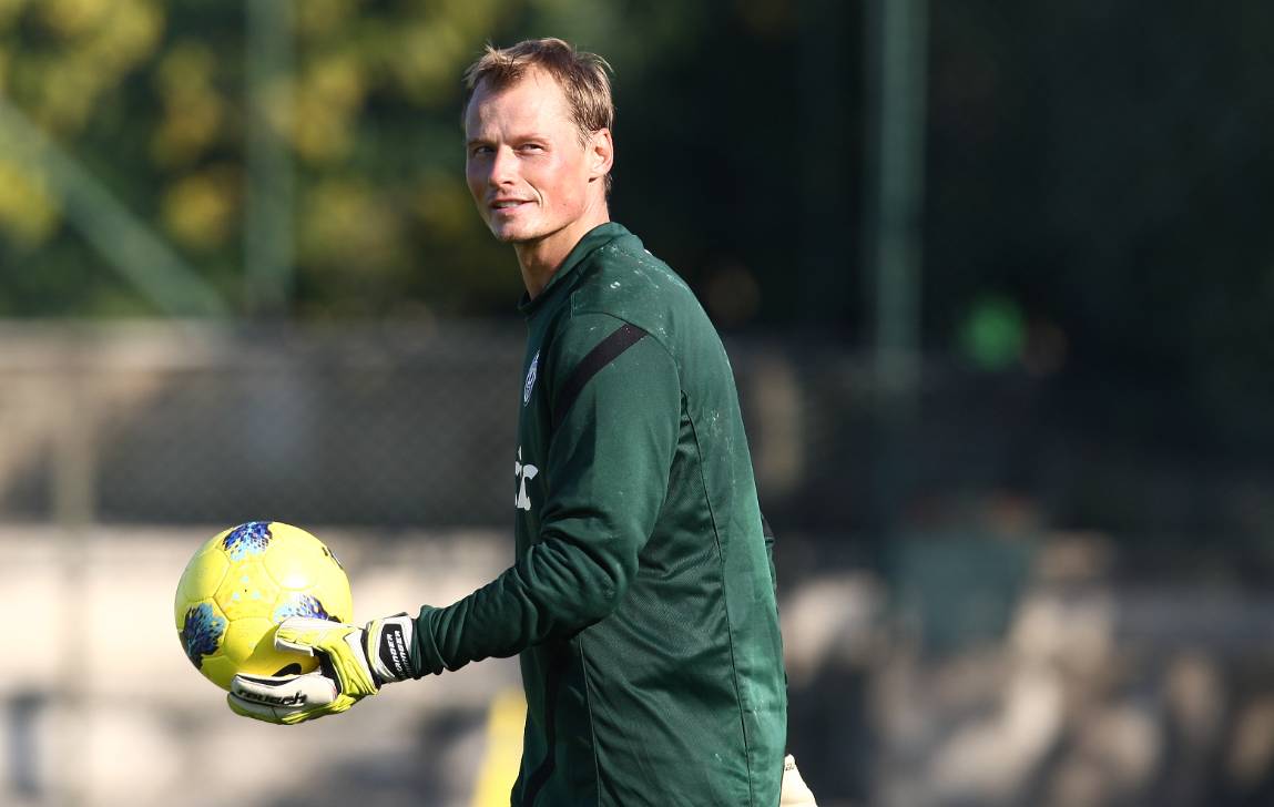 Mor Alex Manninger, el porter que no va arribar a debutar amb l'Espanyol, en un accident contra un tren