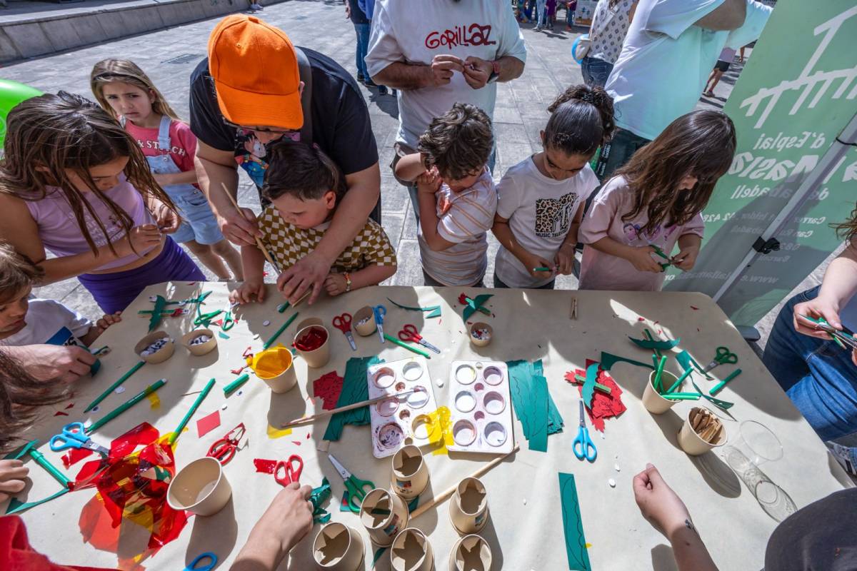 Tamborinada amb Xiula a la plaça Benjamin Garcia  - JUANMA PELAÉZ
