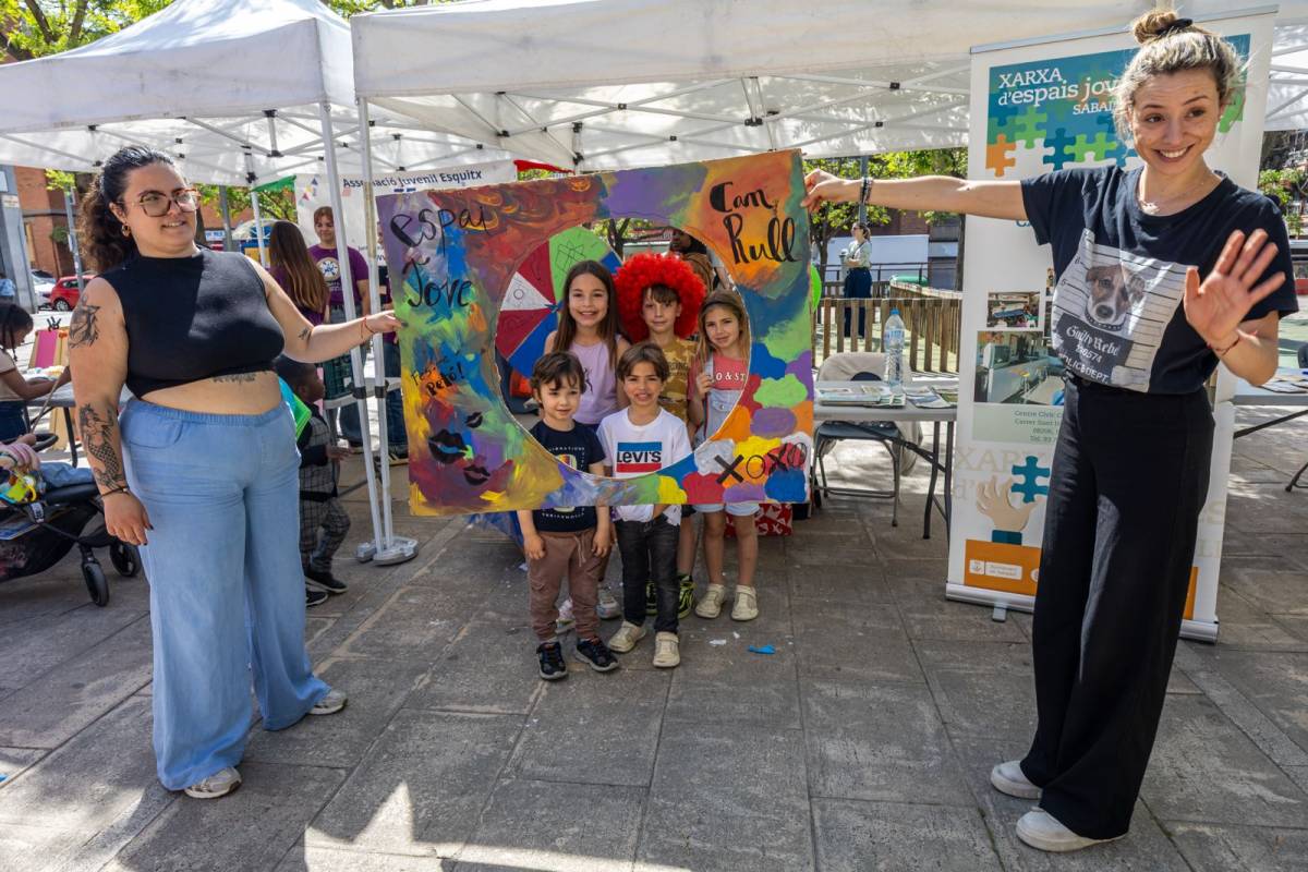Tamborinada amb Xiula a la plaça Benjamin Garcia  - JUANMA PELAÉZ