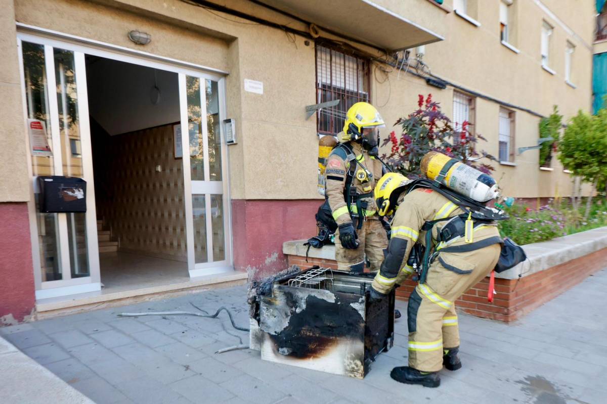 Incendi en un habitatge del barri d’Espronceda 