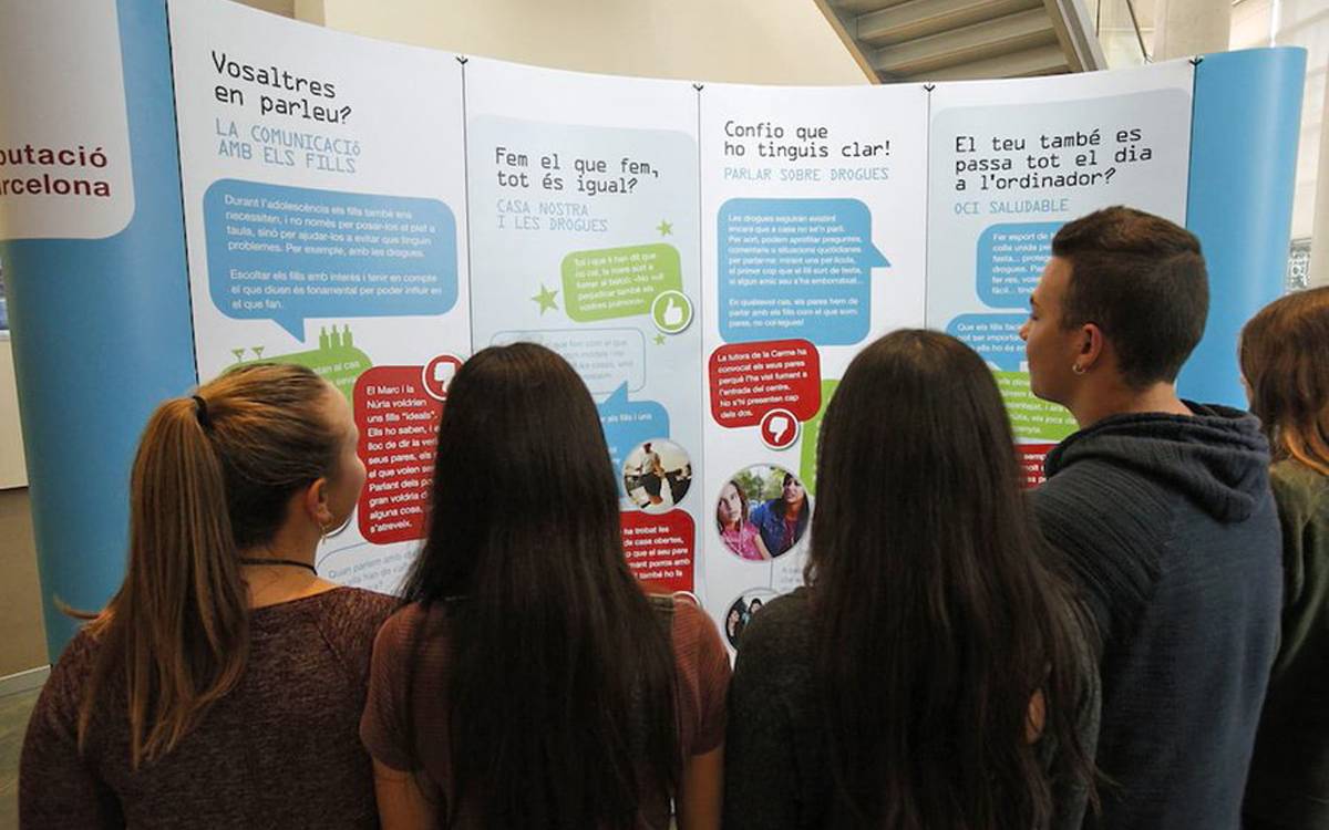 Avinyó acull l'exposició «Controles?» sobre drogues i ús de pantalles