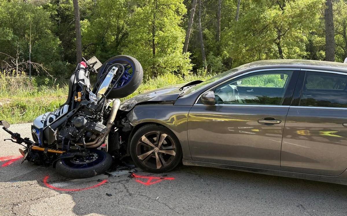 Detingut a Fonollosa un conductor begut després de deixar dos motoristes en estat greu