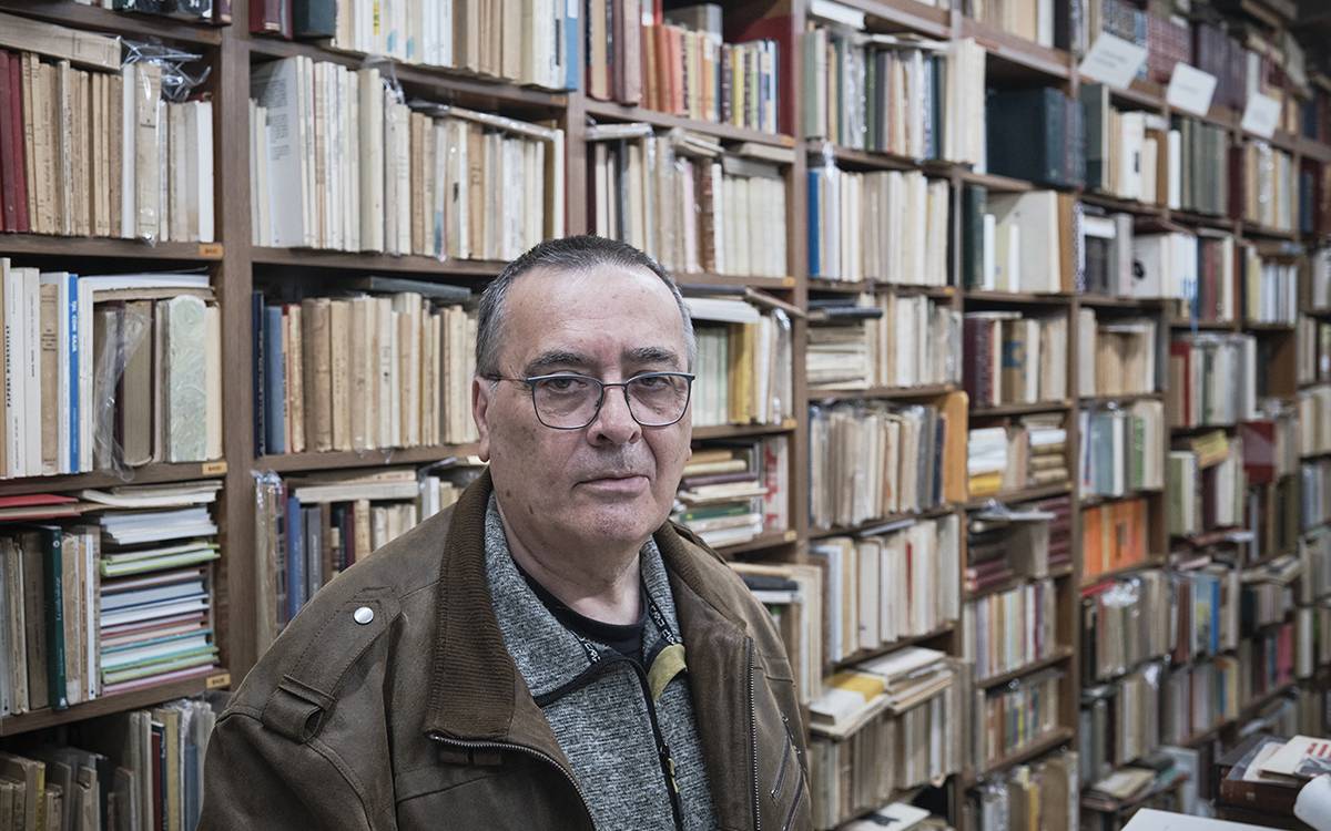 El periodista Miquel Macià ha publicat el llibre `Vida i mort dels mitjans de comunicació de Vic (1939-2025).