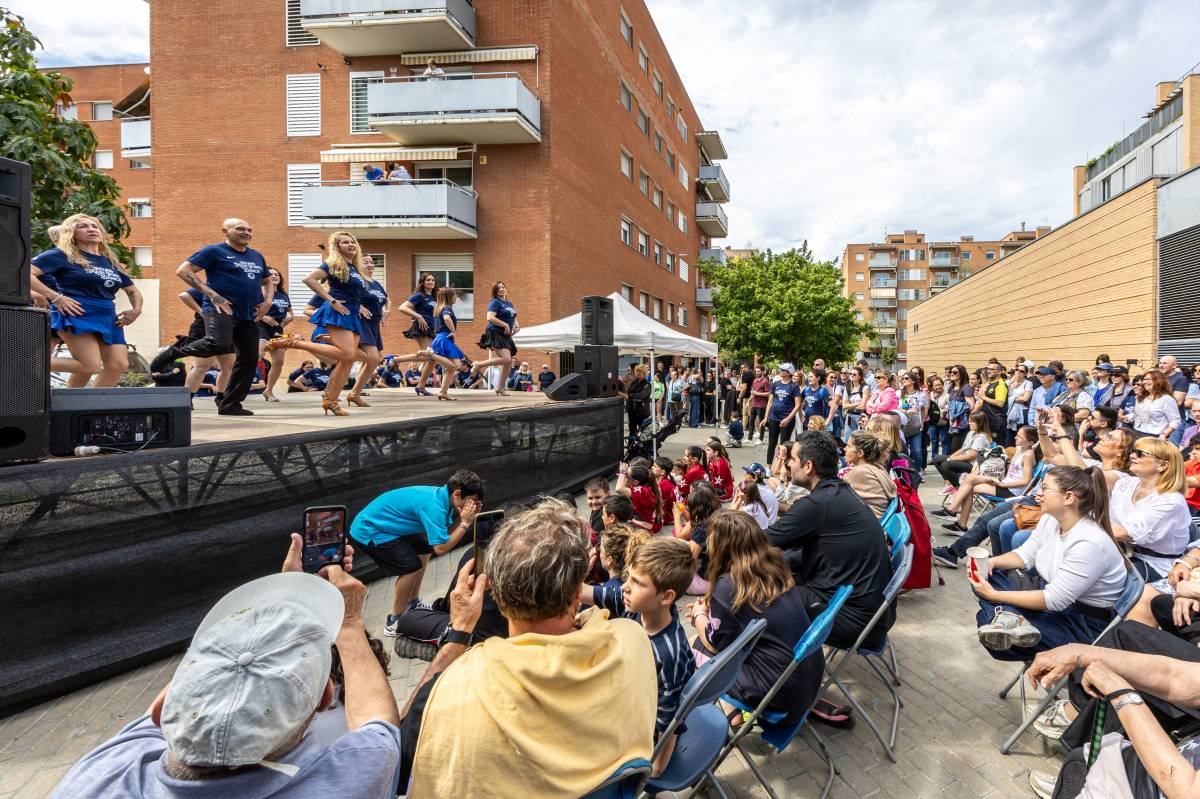 El Dia del Soci omple de vida Can Llong amb una gran festa veïnal