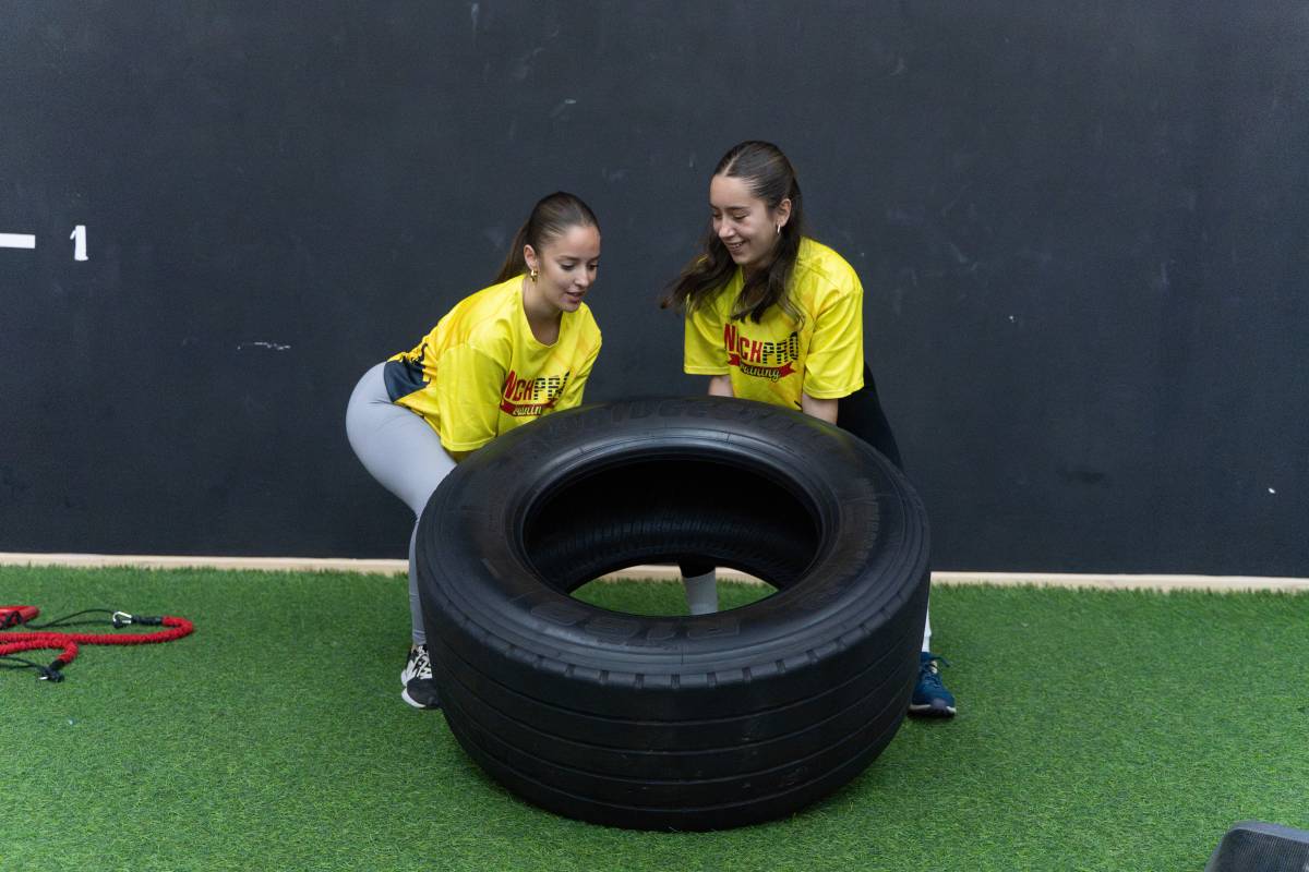 Jana Fernández i Carla Alcalde es preparen per al Grand Prix