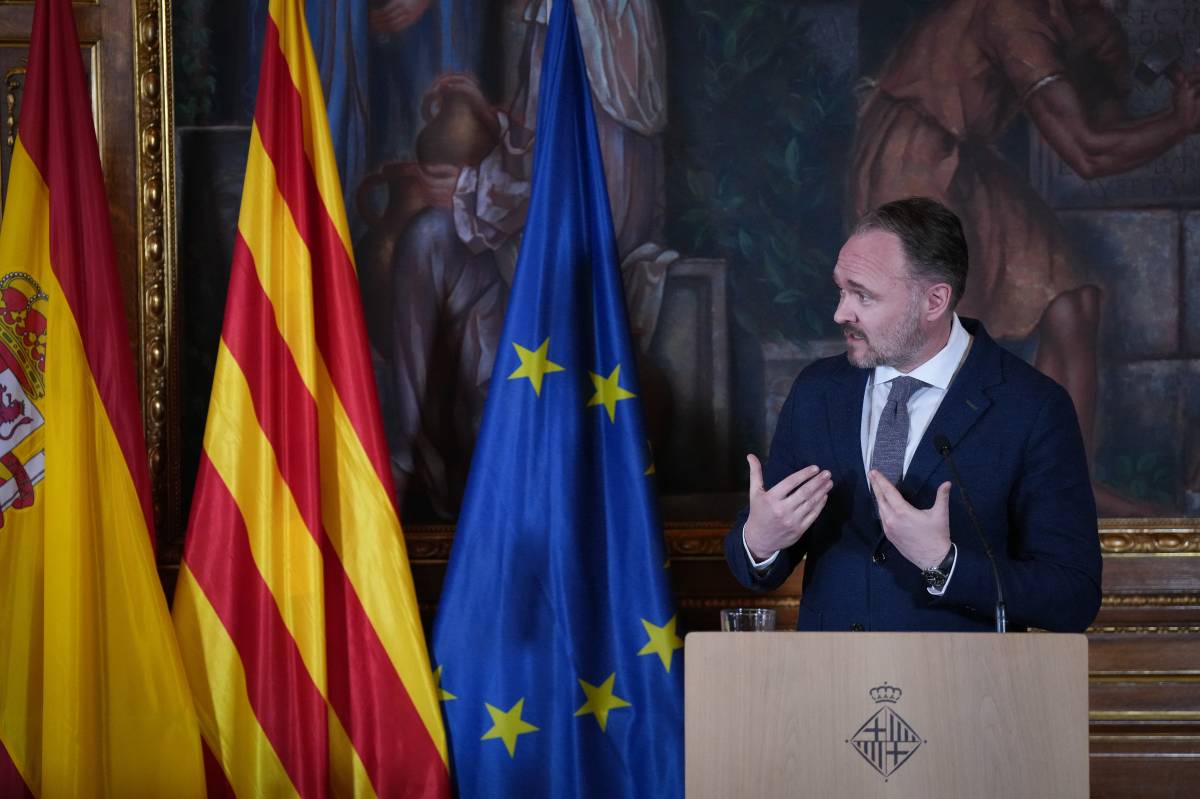Un comissari de la UE beneeix «actuar» en el mercat dels pisos turístics: «Són un problema enorme»