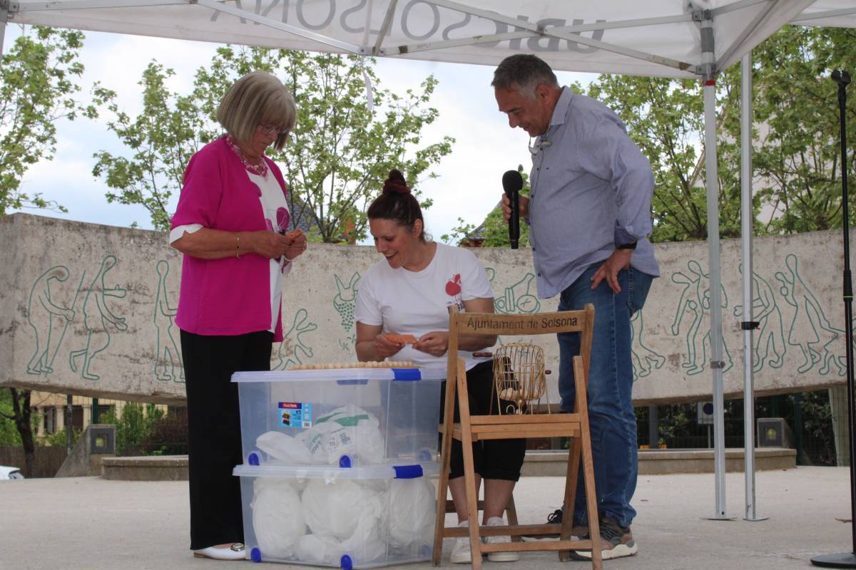 No hi va faltar el tradicional bingo - Ramon Estany 