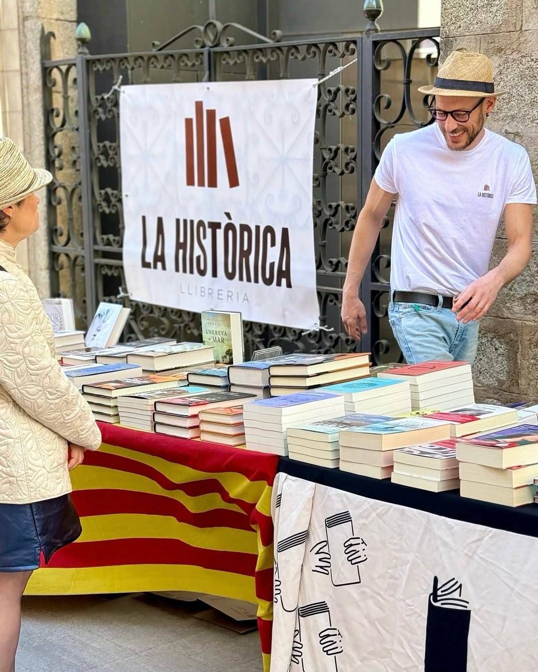 Una parada de Sant Jordi a Sant Antoni de Calonge