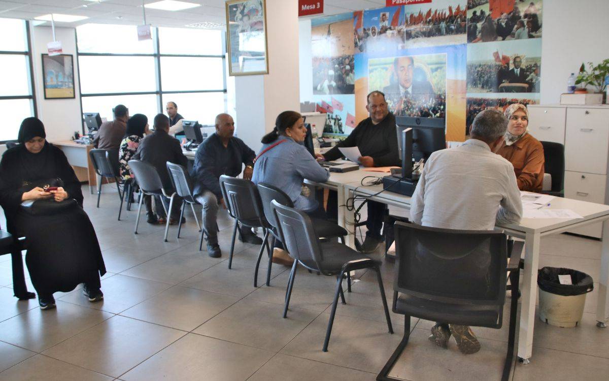 El consolat del Marroc a Tarragona amplia el personal per atendre els migrants que es volen regularitzar